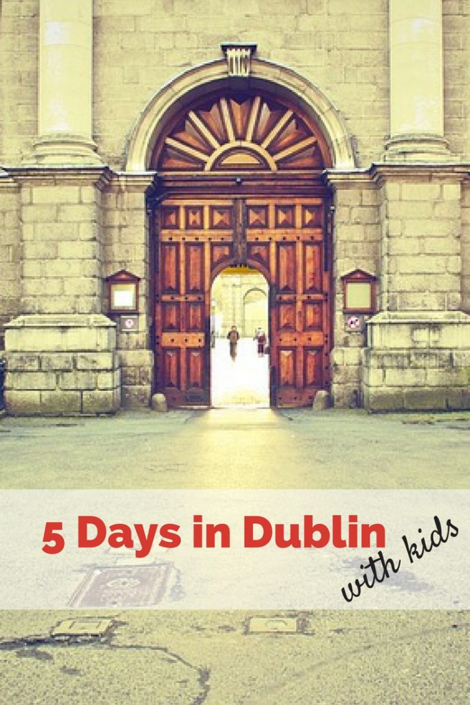 Image of Irish architecture and door with text overlay: 5-Days in Dublin With Kids at www.captivatingcompass.com
