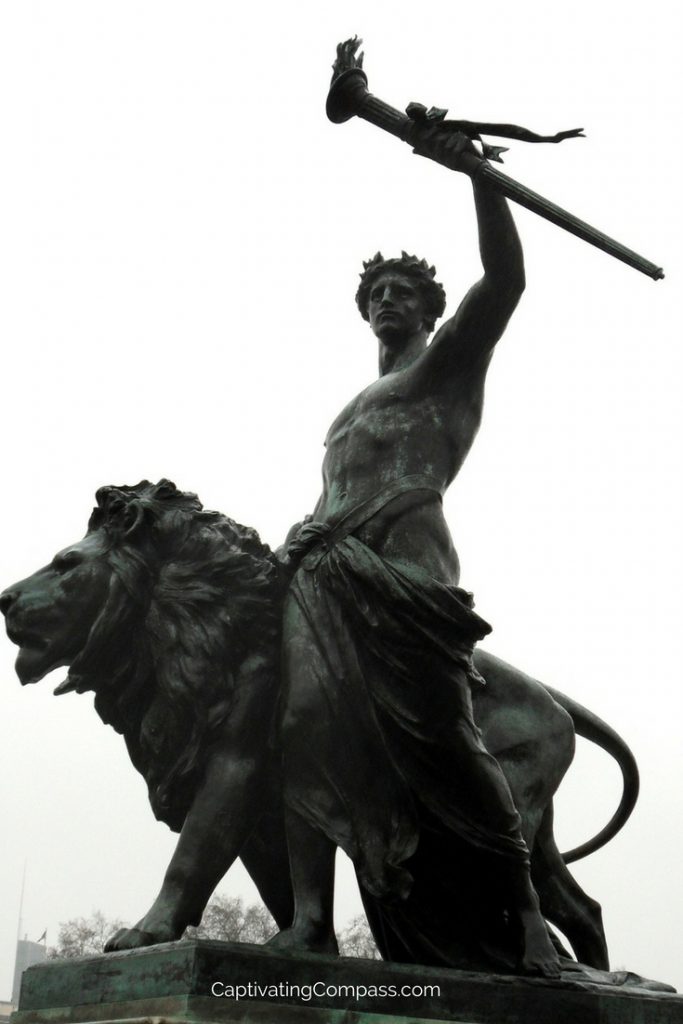 London statue of man and lion.